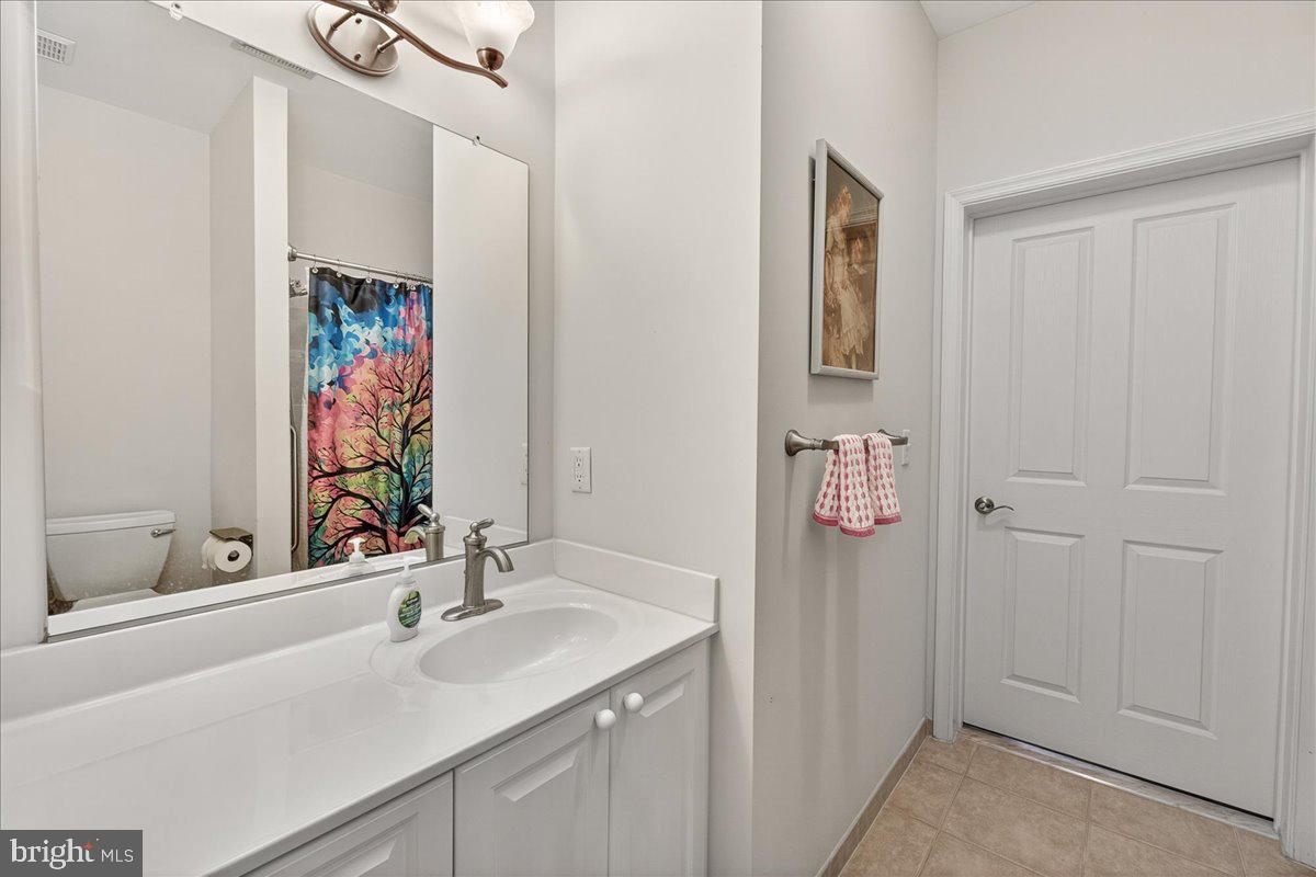 2500 Waterside Dr #103 Property Photo 16