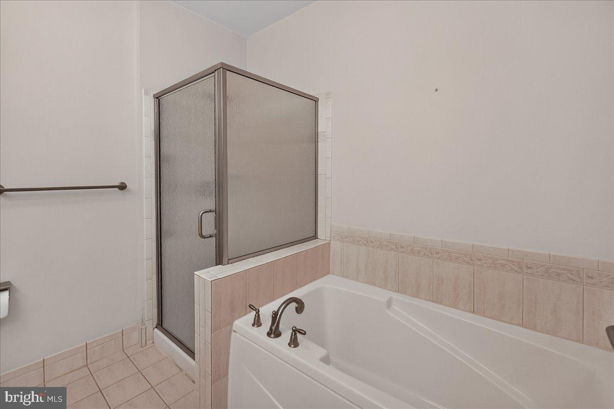 2500 Waterside Dr #103 Property Photo 25