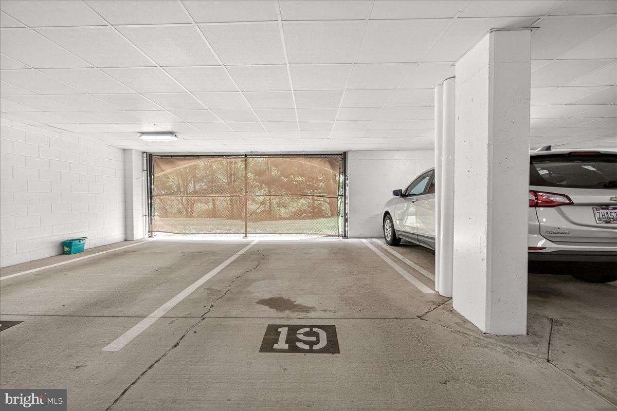2500 Waterside Dr #103 Property Photo 32