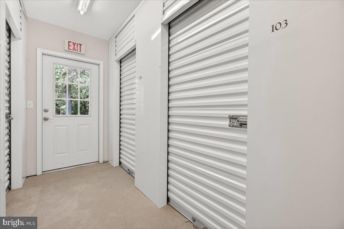 2500 Waterside Dr #103 Property Photo 34