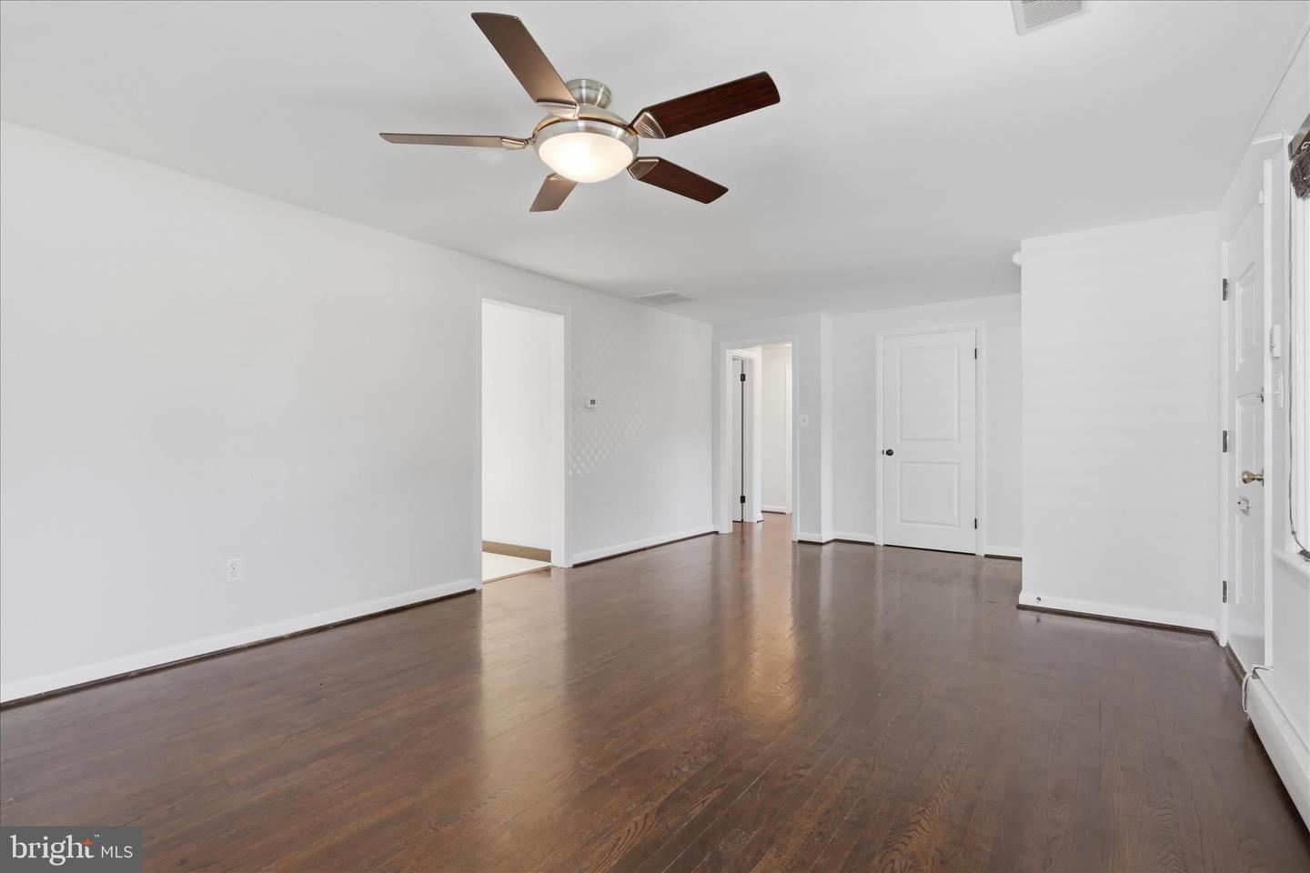 17 E Thirteenth St Property Photo 10