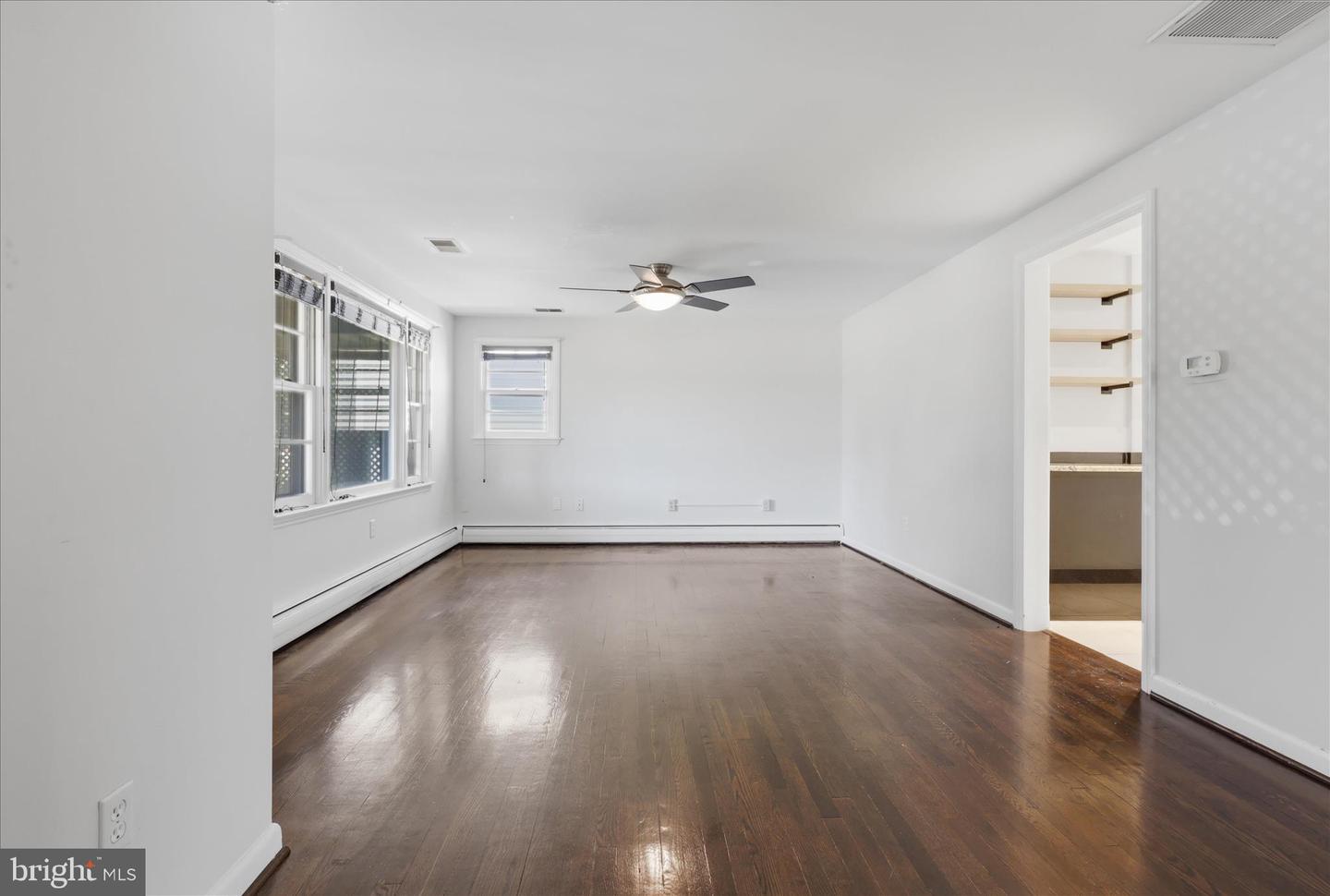 17 E Thirteenth St Property Photo 11