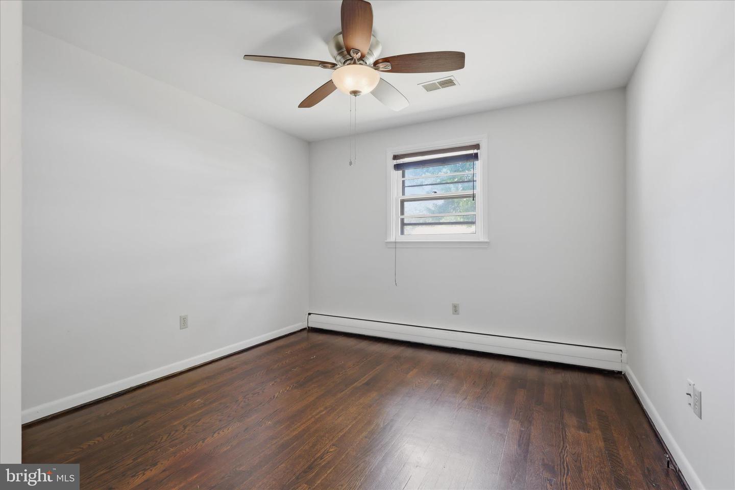 17 E Thirteenth St Property Photo 17