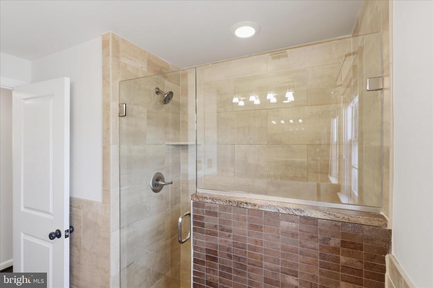 17 E Thirteenth St Property Photo 20