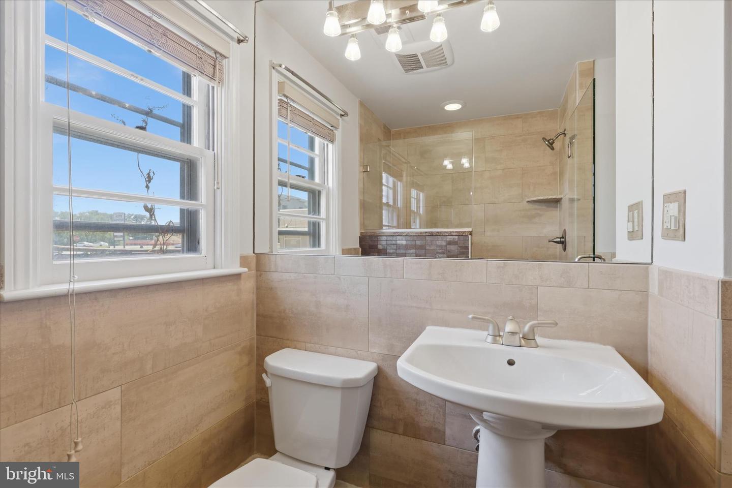 17 E Thirteenth St Property Photo 21