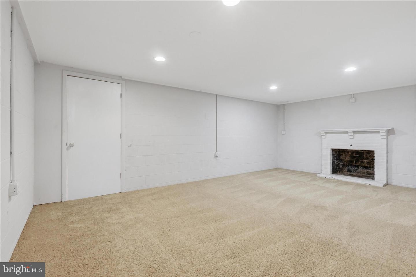 17 E Thirteenth St Property Photo 26
