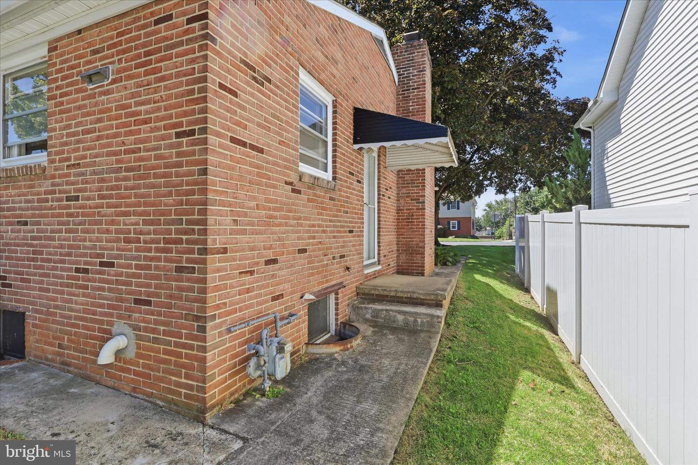 17 E Thirteenth St Property Photo 32