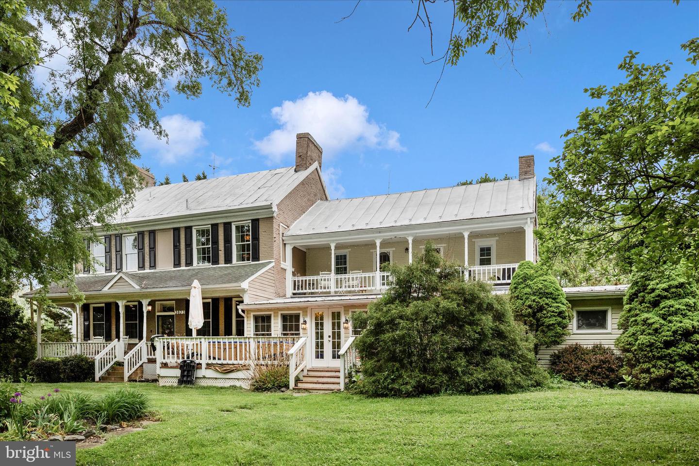 3823 Roundtree Rd Property Photo 1