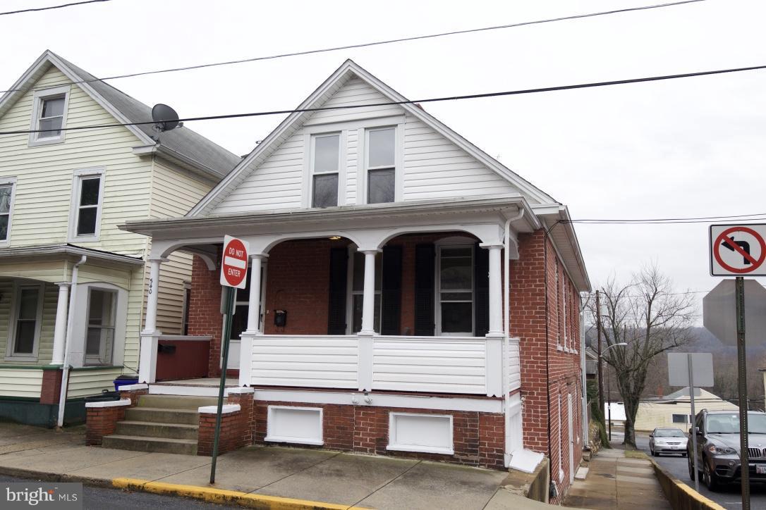 540 BRUNSWICK ST #B Property Photo 1