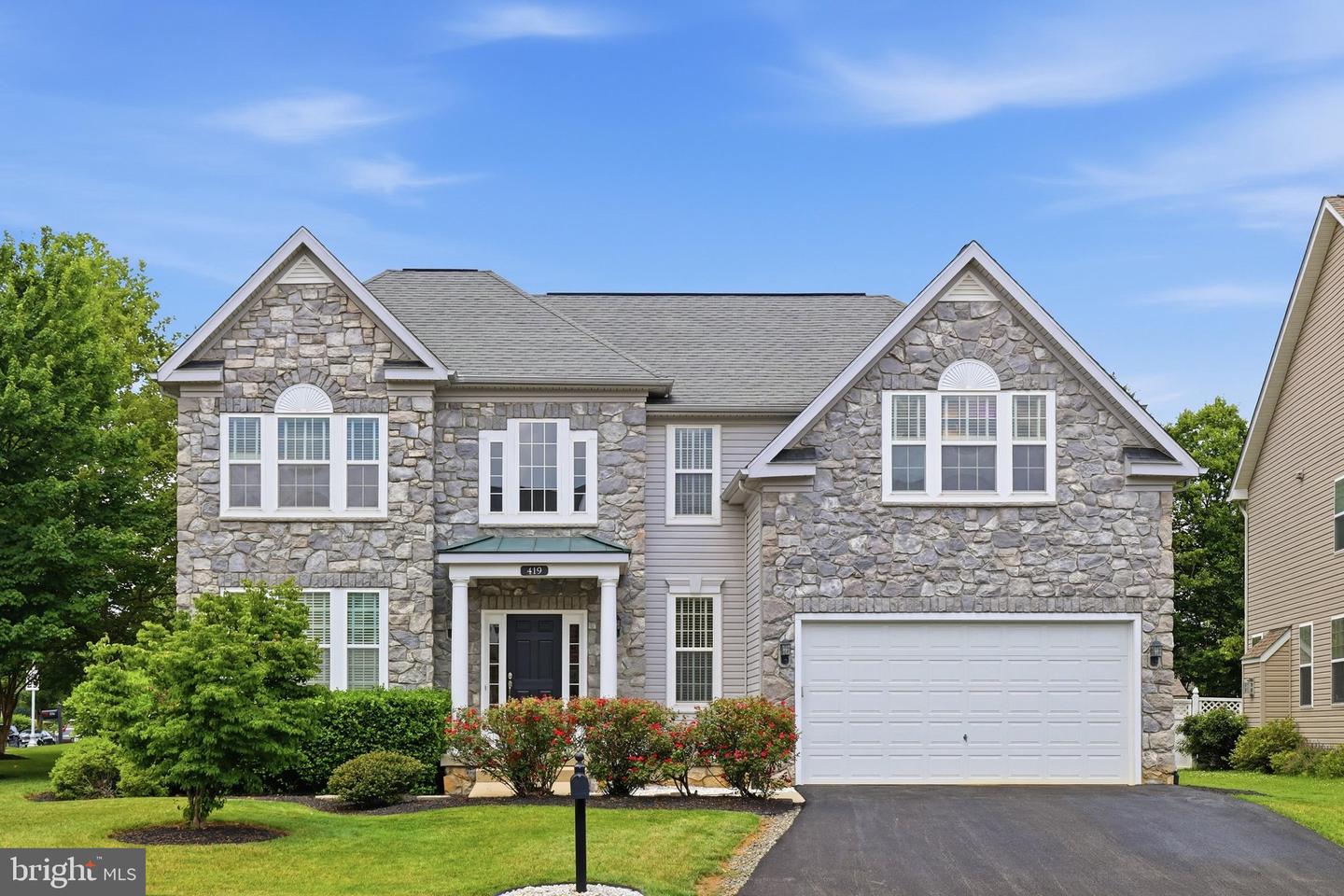 419 MOHICAN DR