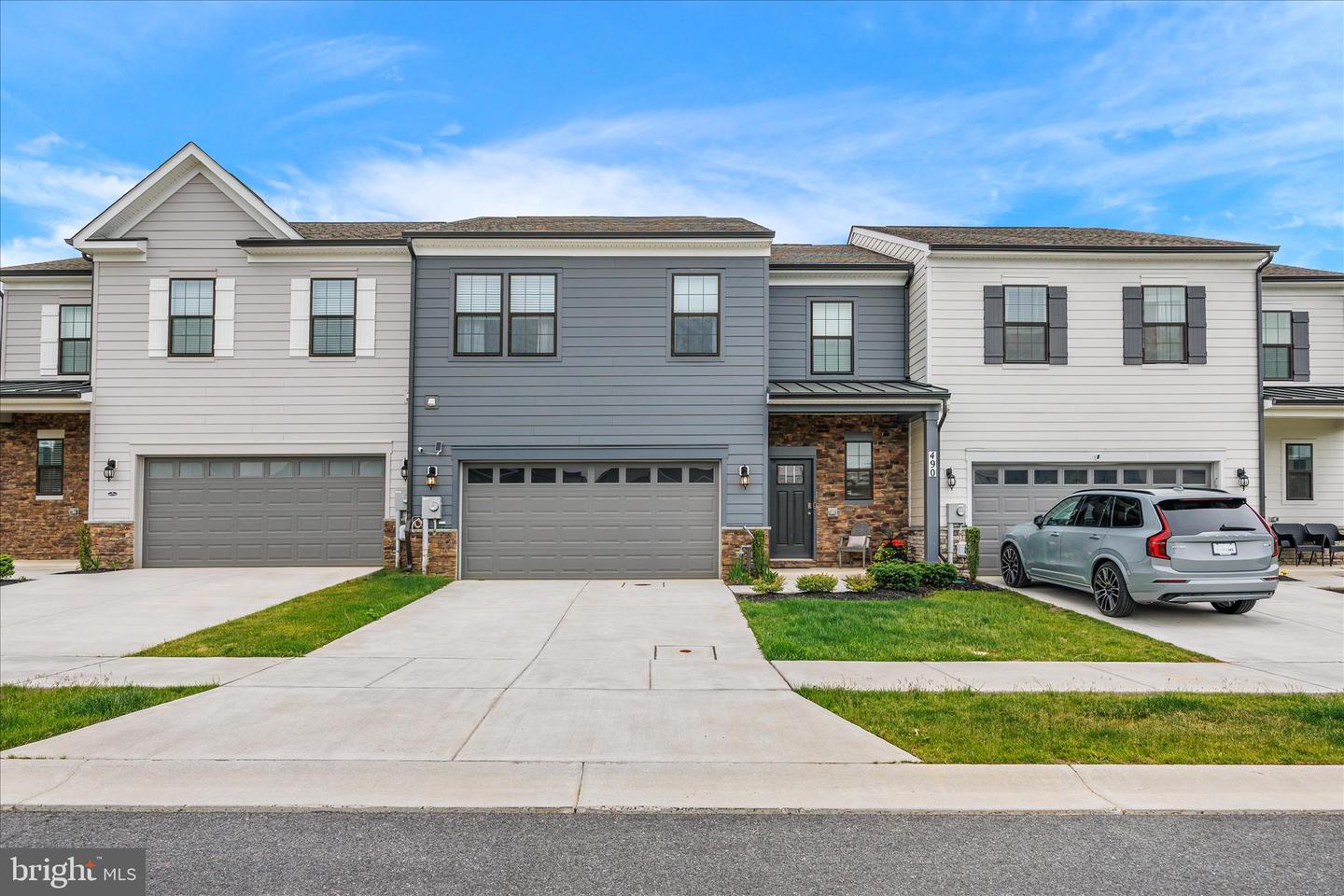 490 HERRINGBONE WAY Property Photo 1