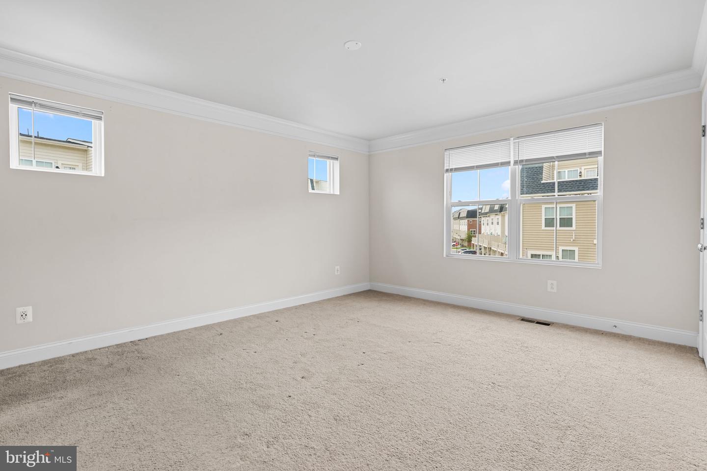 635 E Church St Property Photo 16