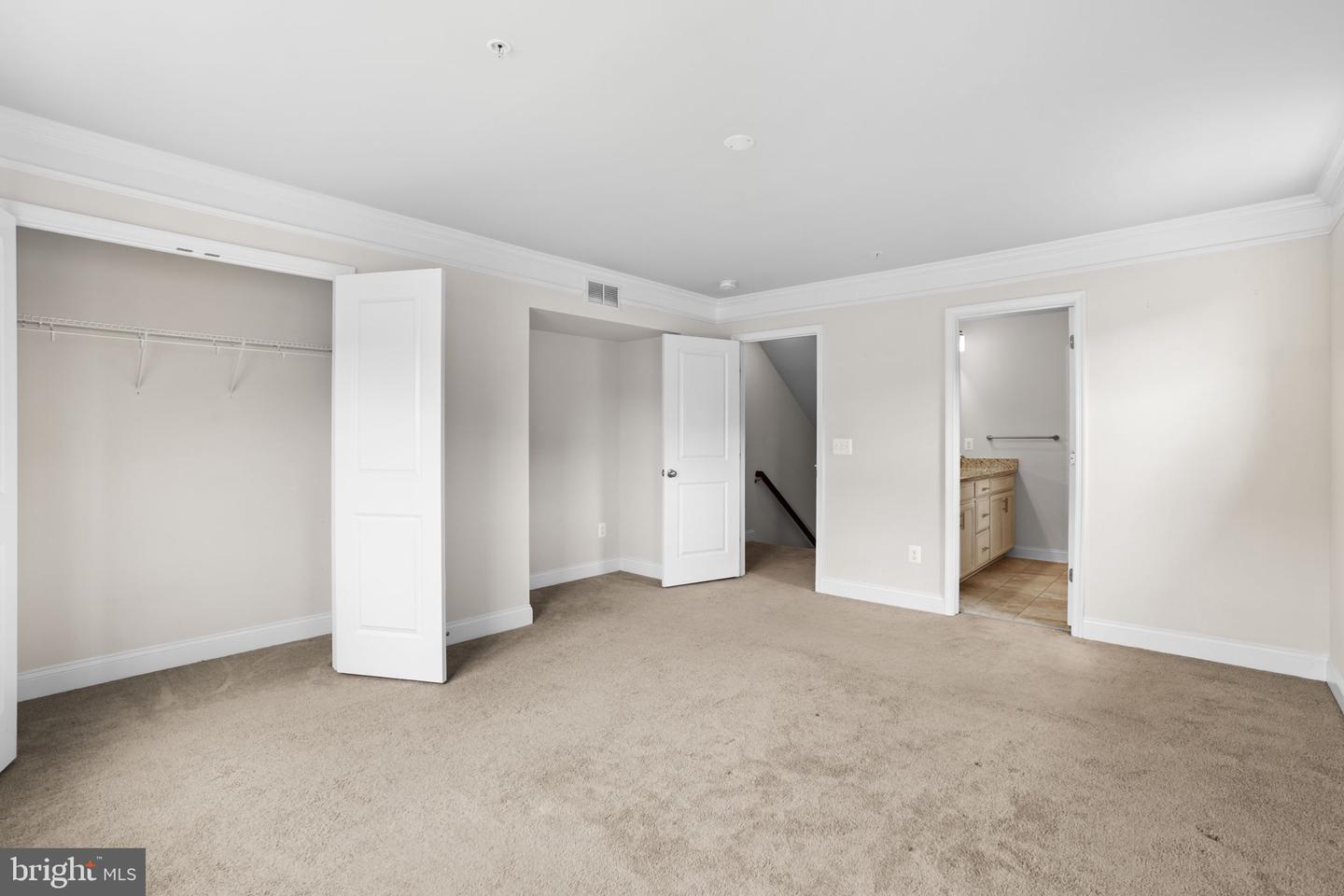635 E Church St Property Photo 17