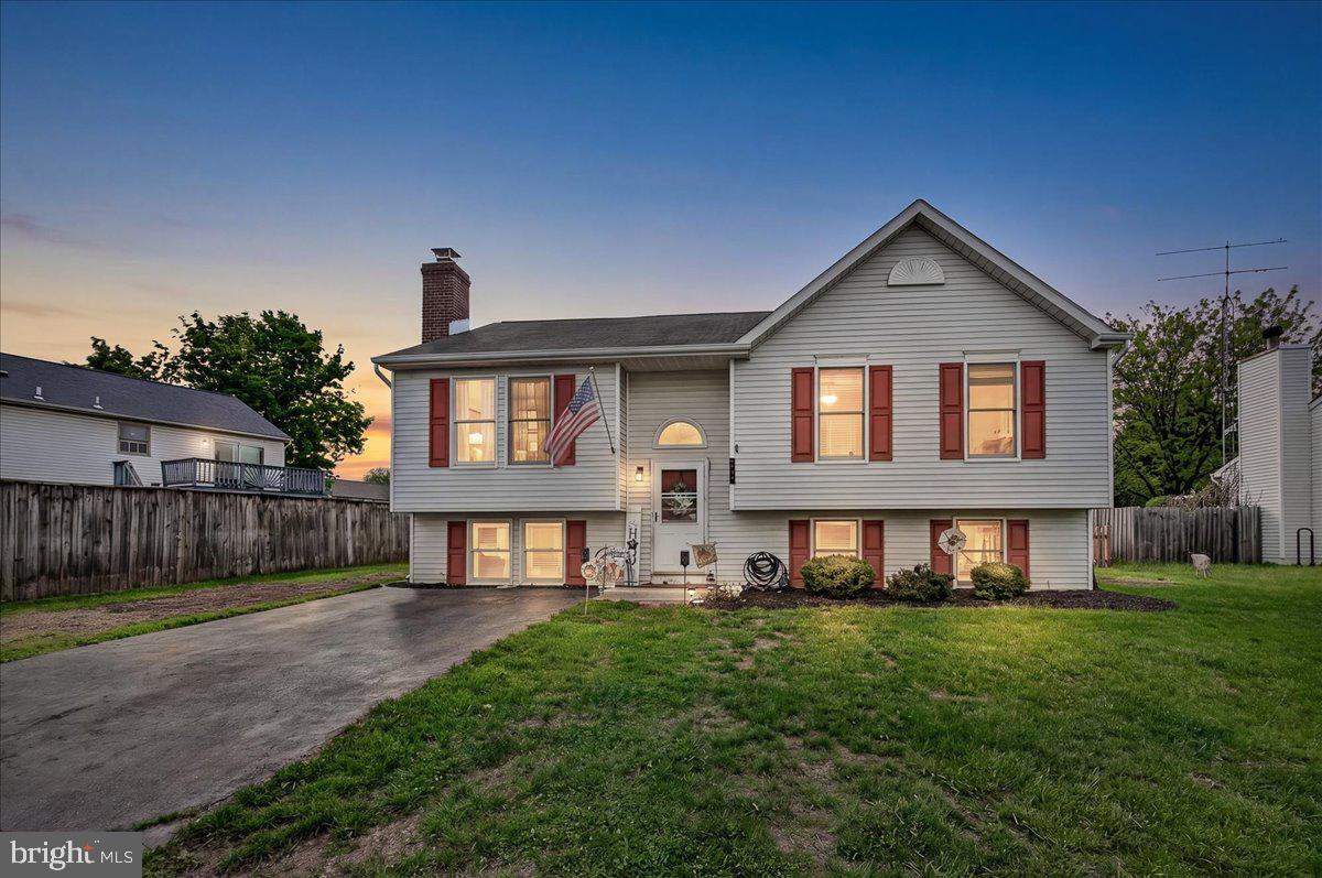102 Ironmaster Dr Property Photo 1