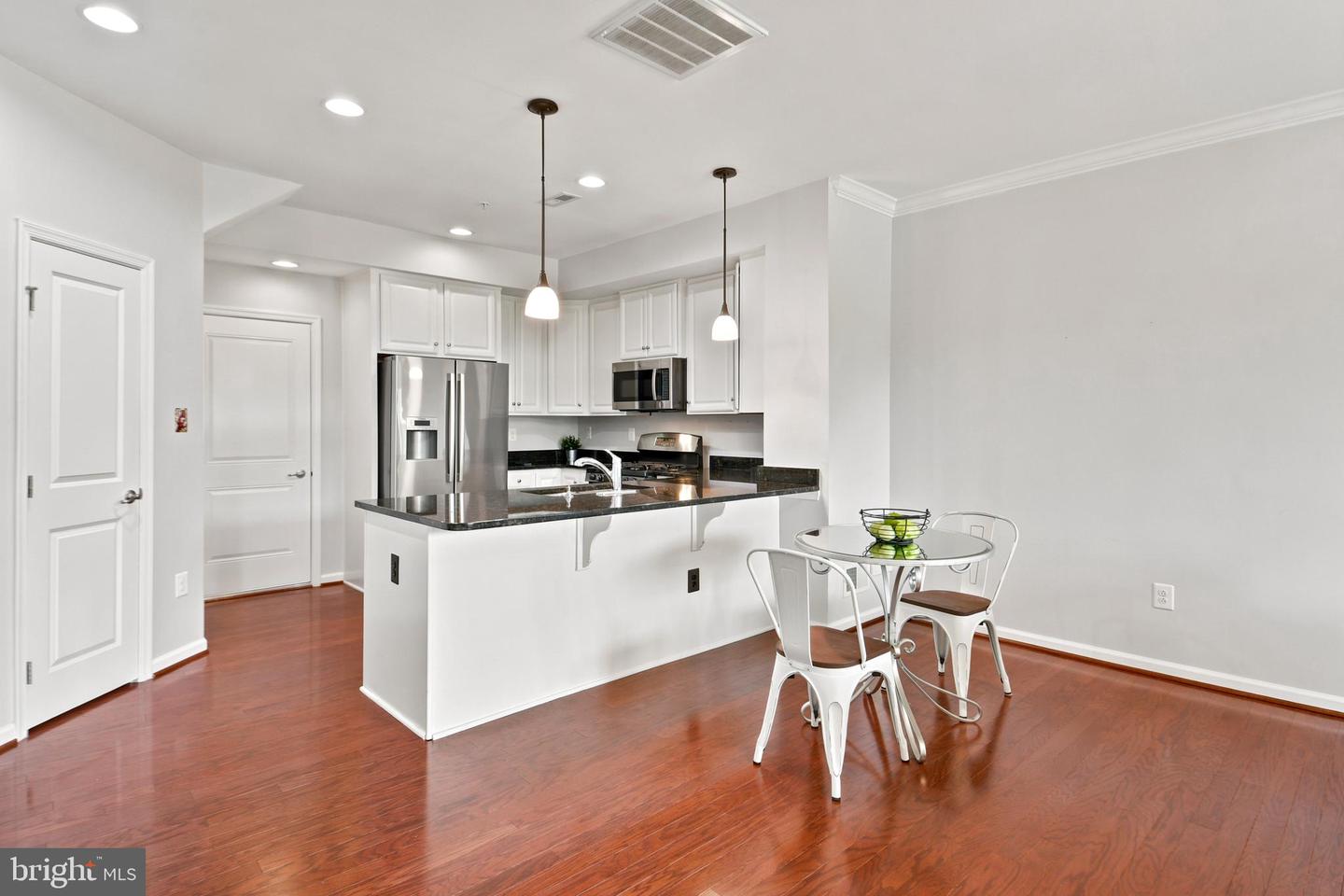9200 Landon House Way Property Photo 4