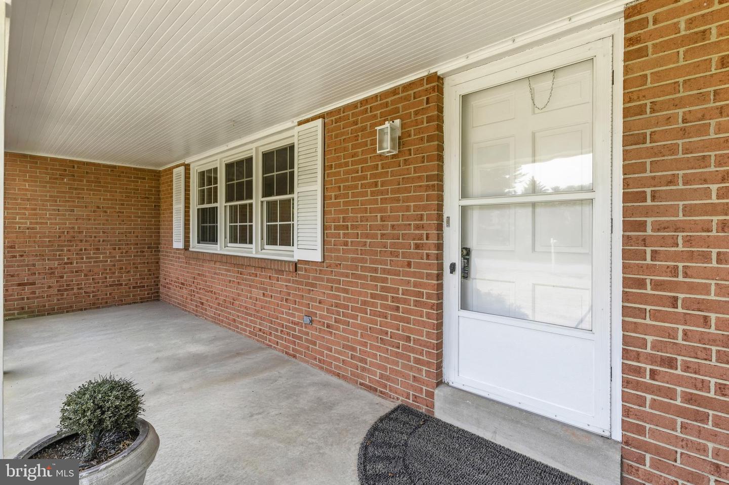 6783 Sunnybrook Dr Property Photo 4