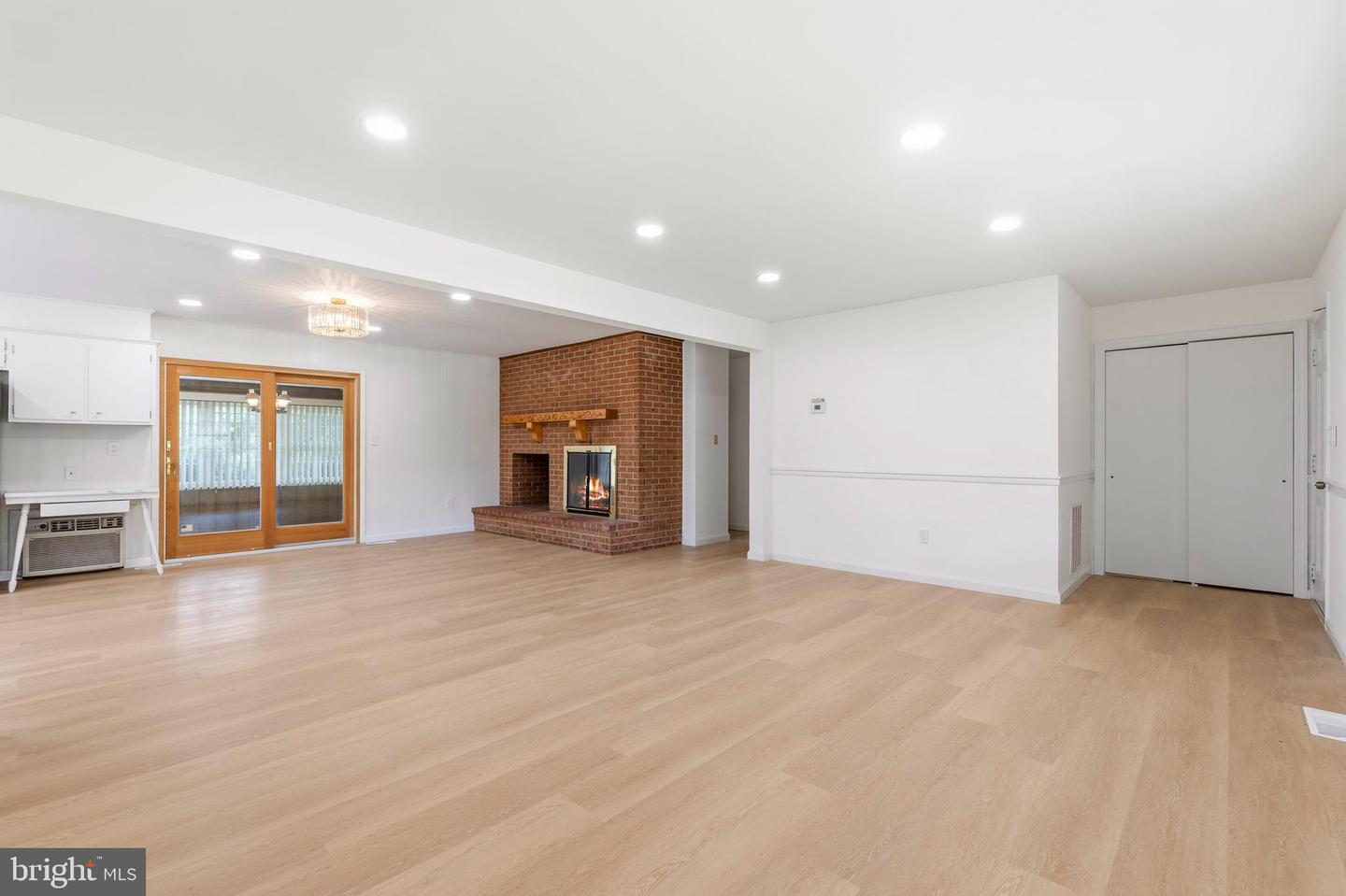 6783 Sunnybrook Dr Property Photo 7