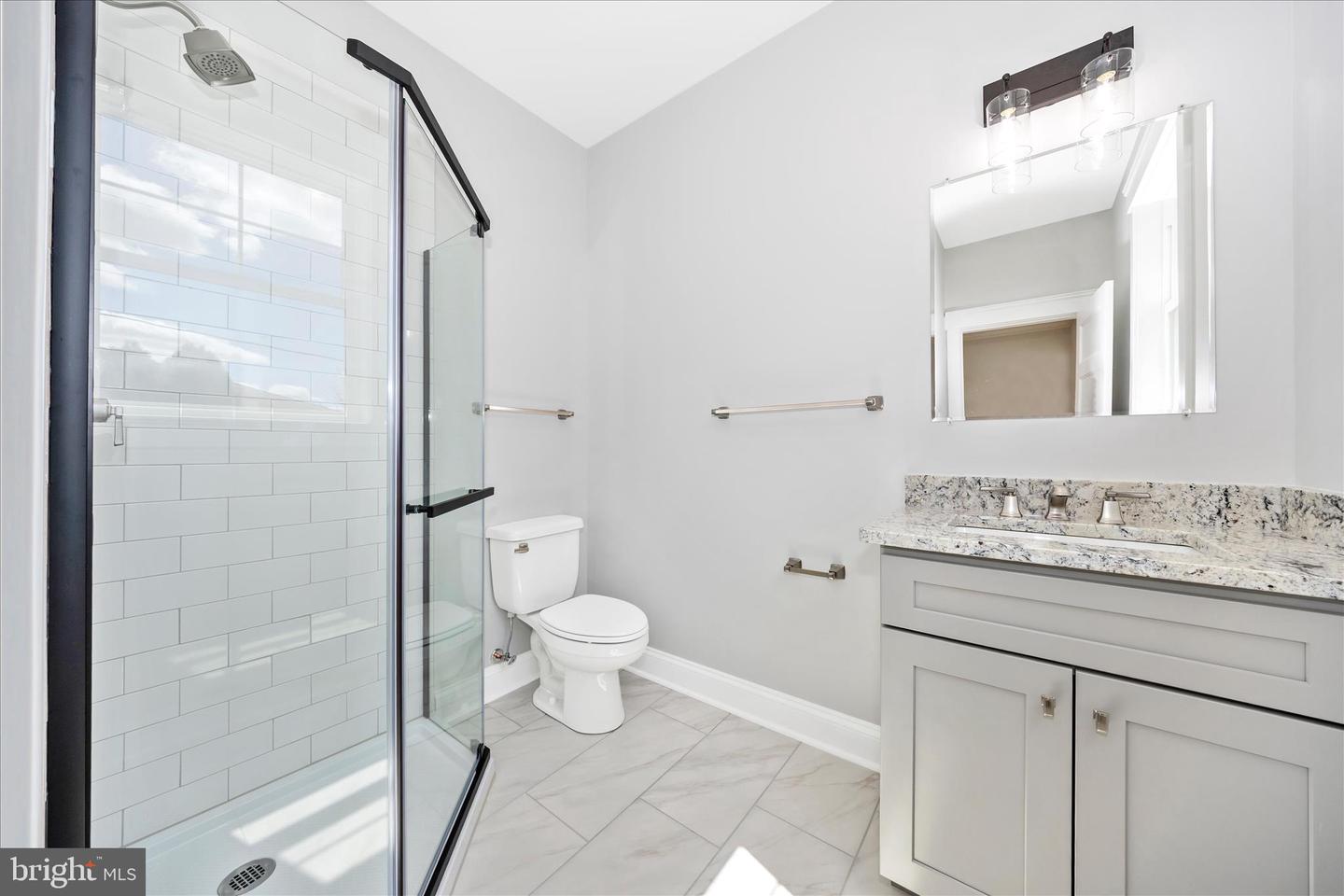 109 W 13th St Property Photo 23