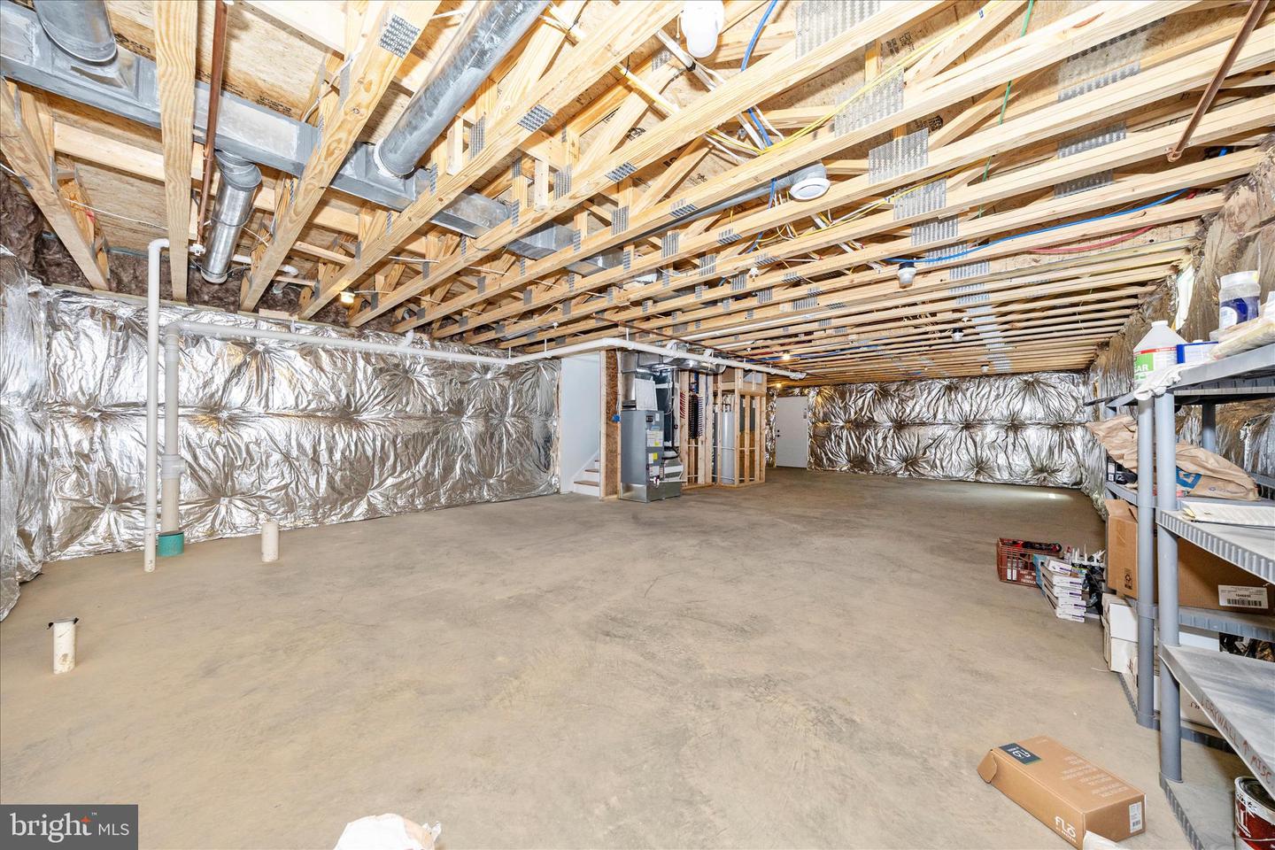 109 W 13th St Property Photo 45