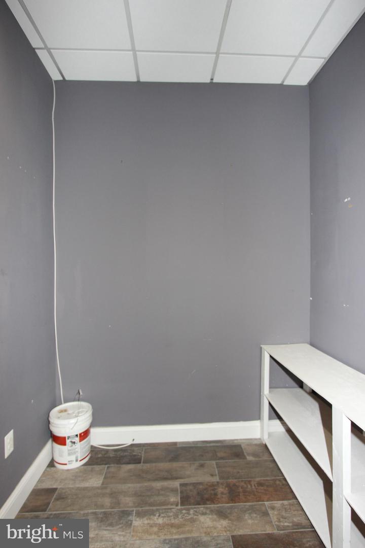 917 7th St W Property Photo 10