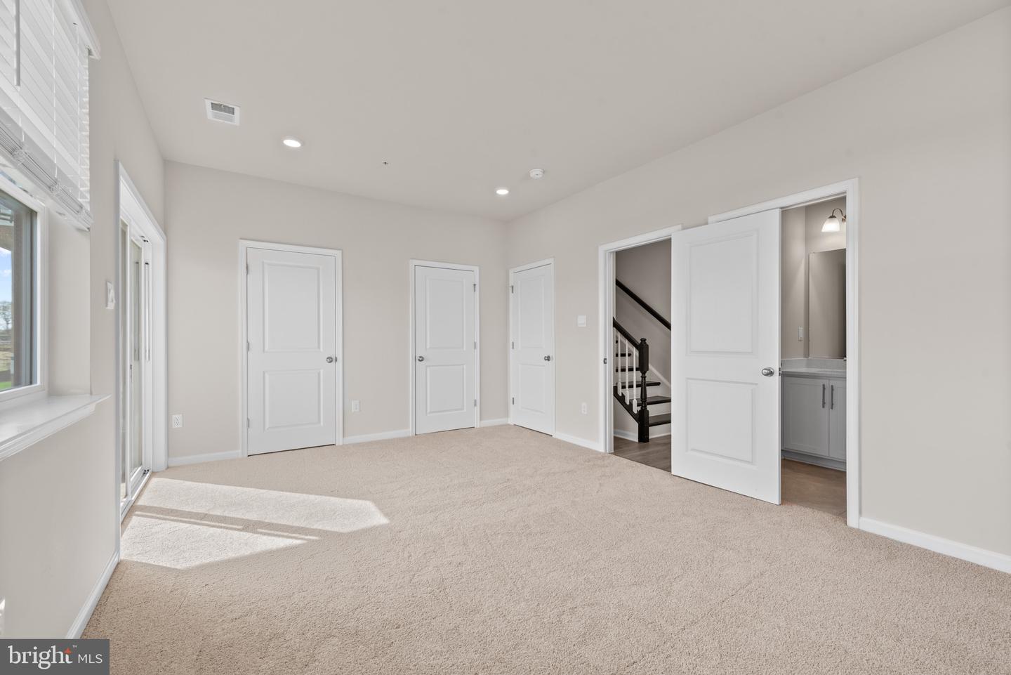 393 Ensemble Way Property Photo 7