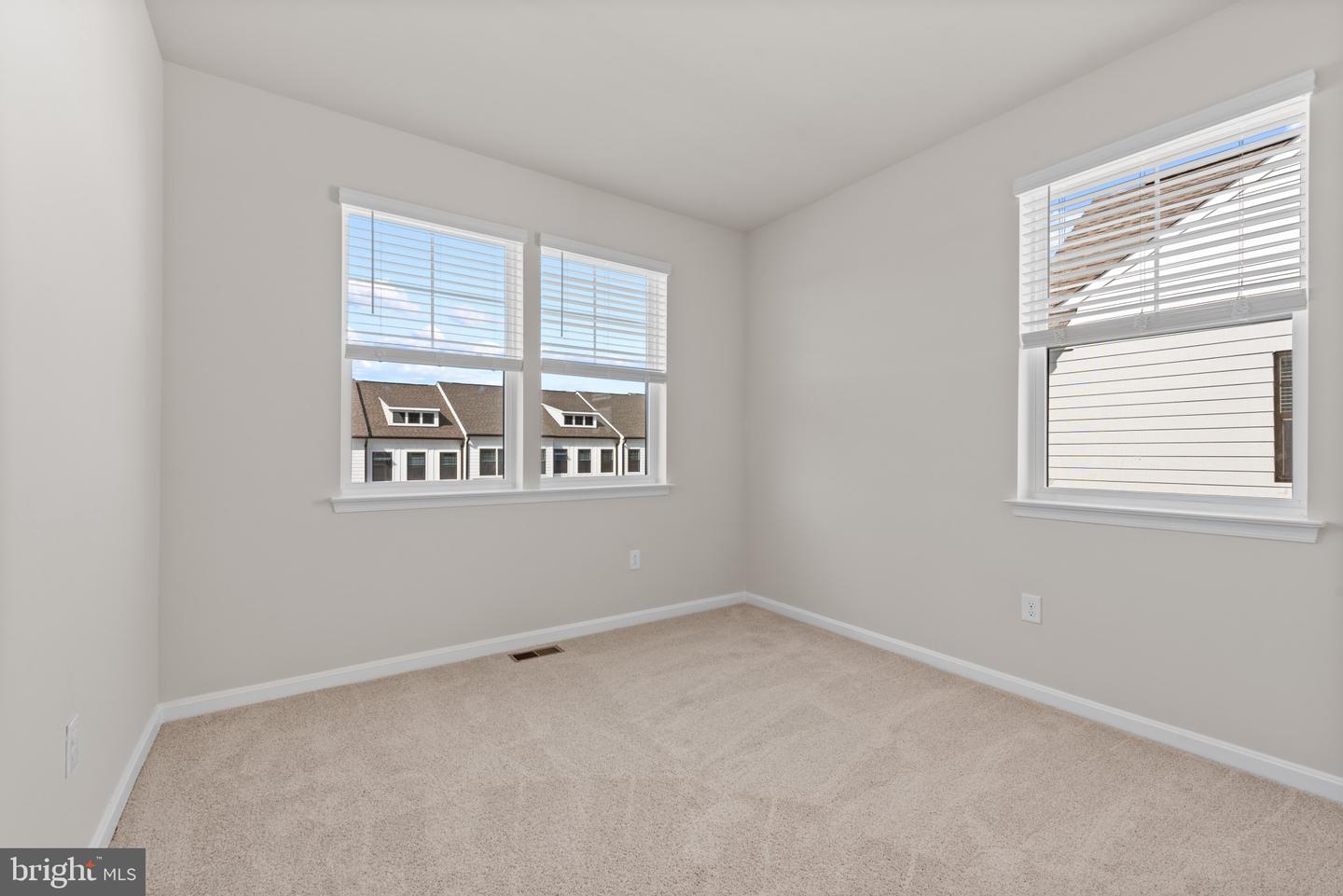 393 Ensemble Way Property Photo 25