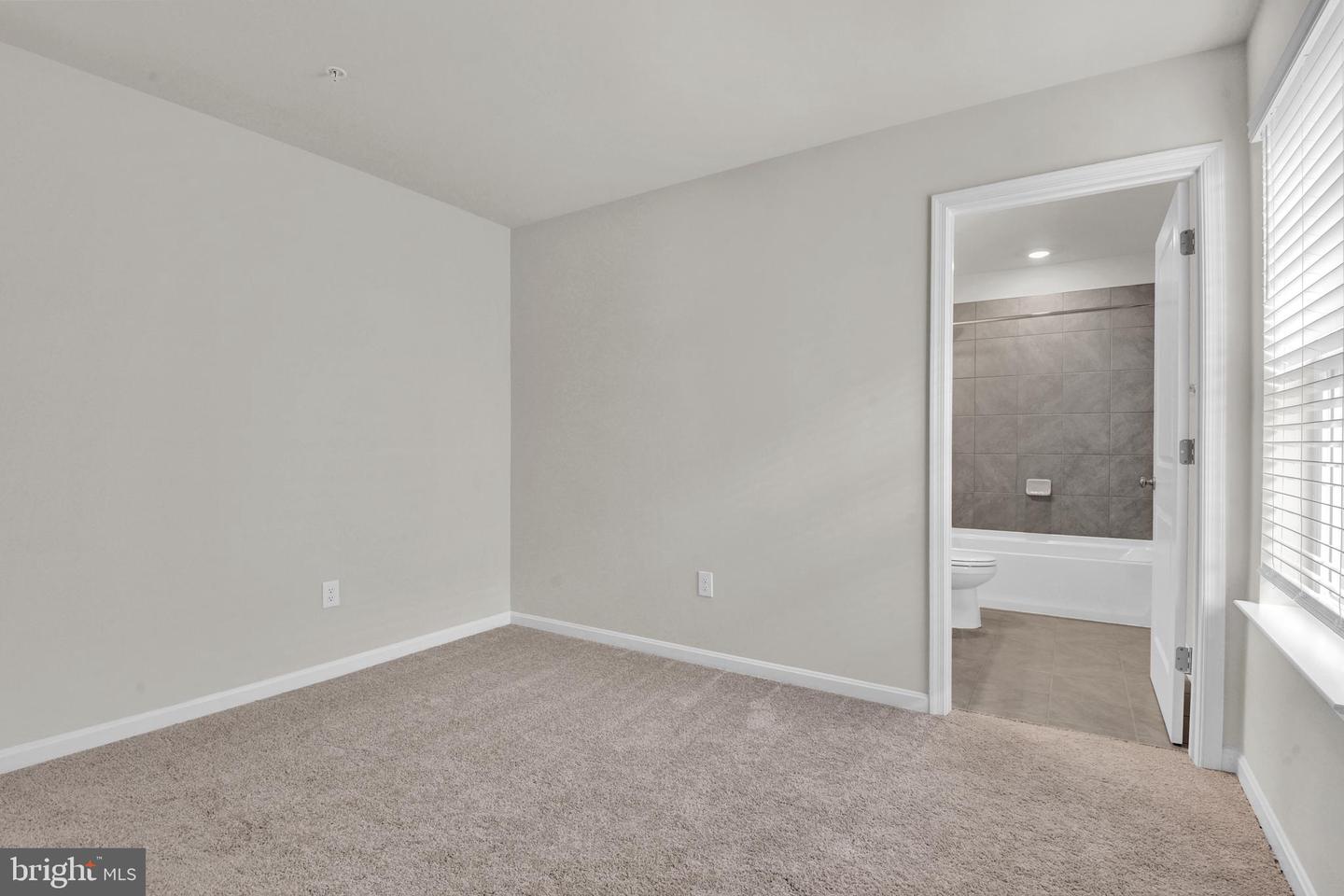 456 Hanson St Property Photo 16