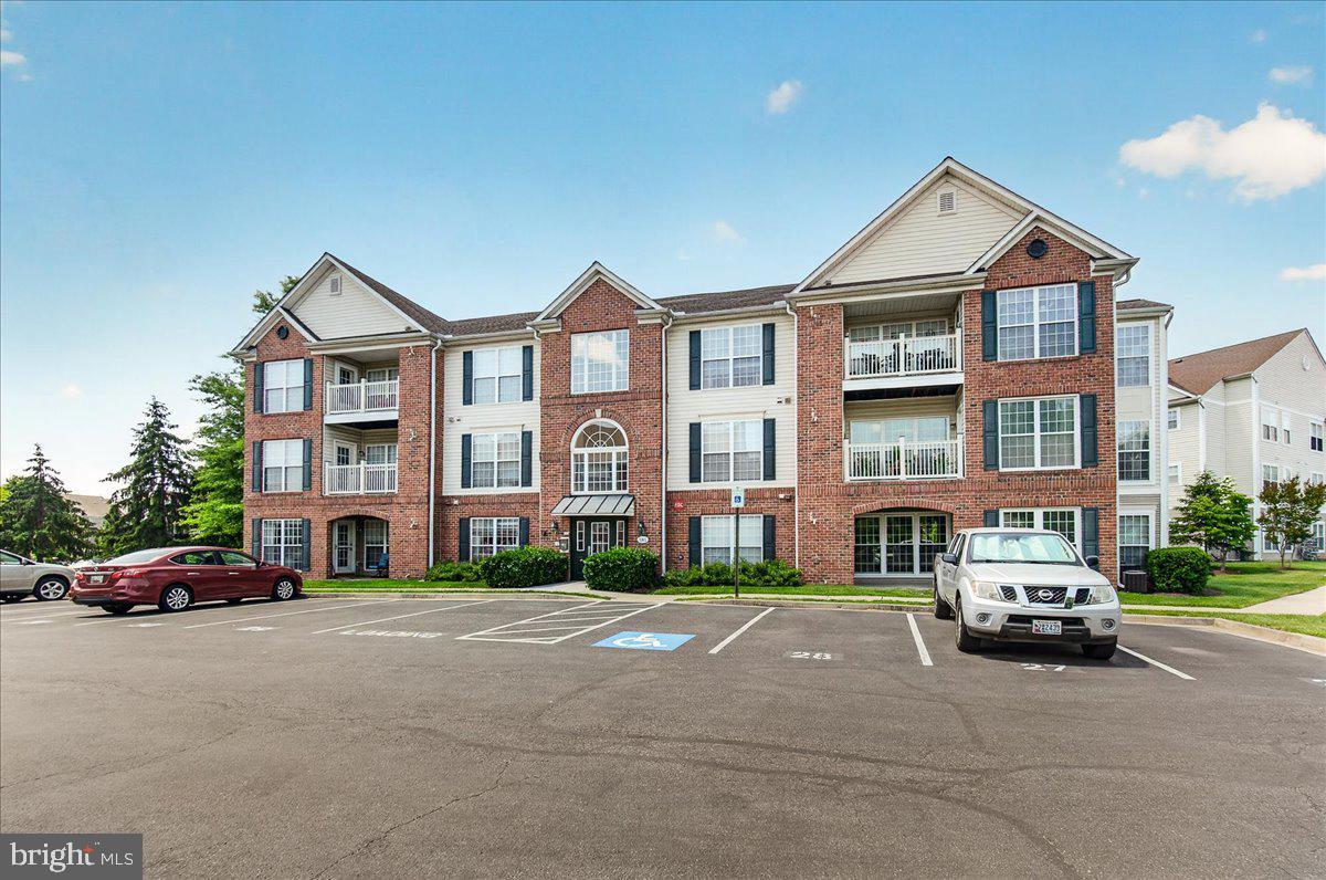 593 Cawley Dr #3 3b Property Photo 1
