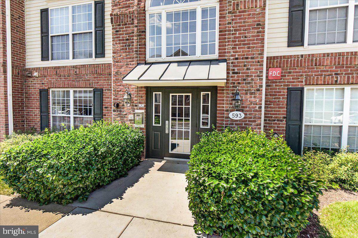 593 Cawley Dr #3 3b Property Photo 2