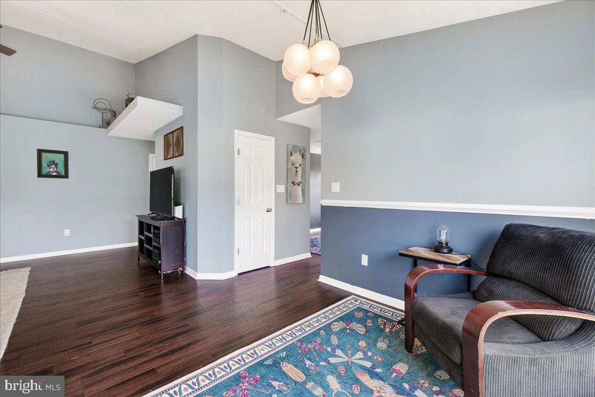 593 Cawley Dr #3 3b Property Photo 4