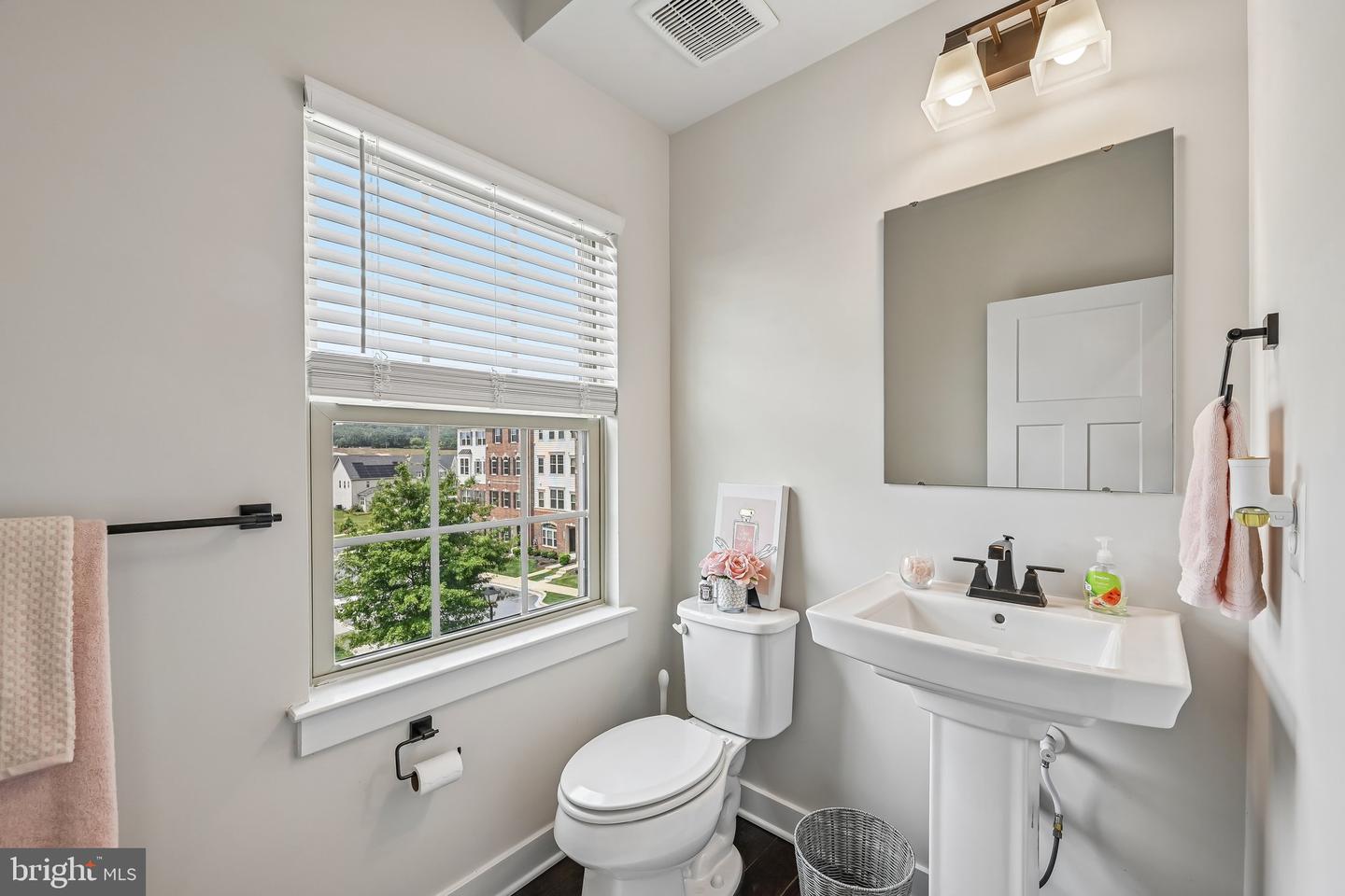 10133 Fosset St Property Photo 10