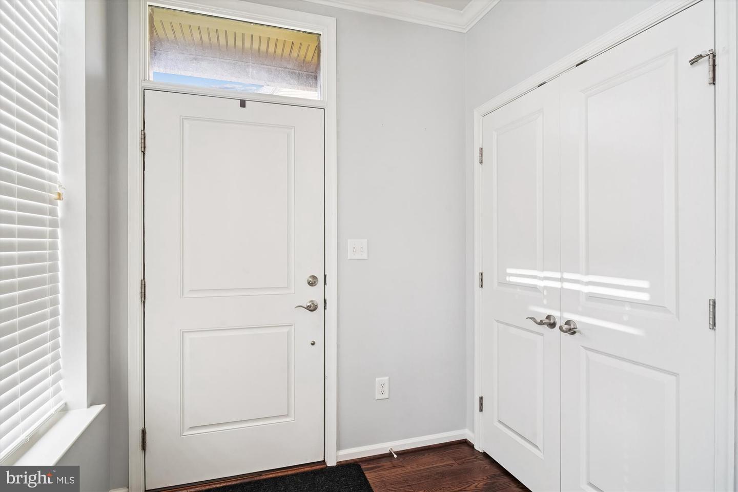 6947 Country Club Ter Property Photo 3