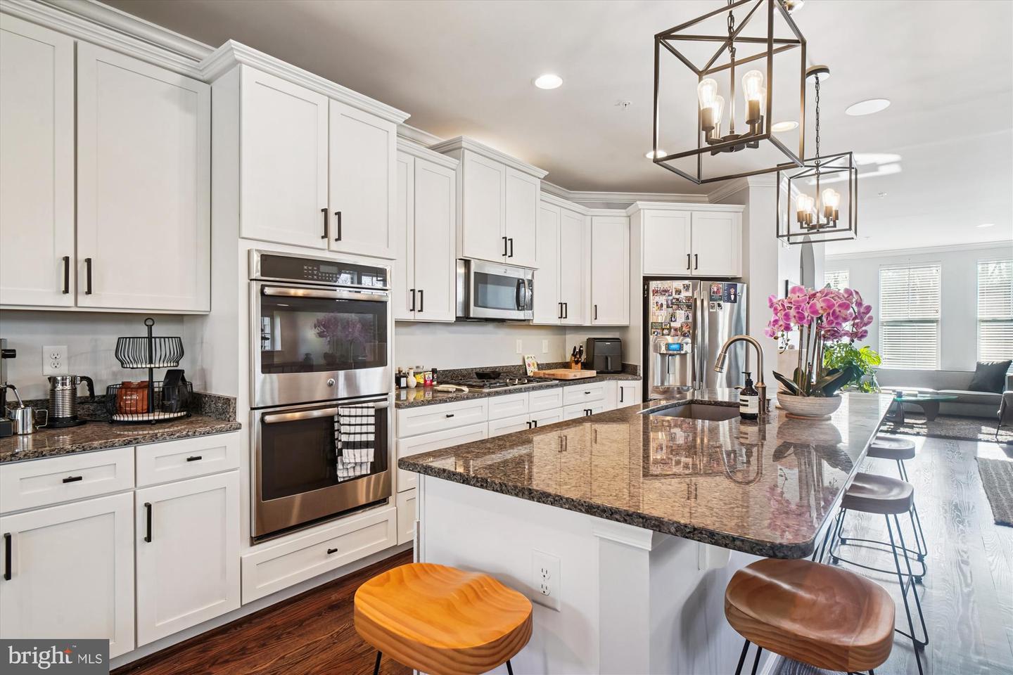 6947 Country Club Ter Property Photo 4