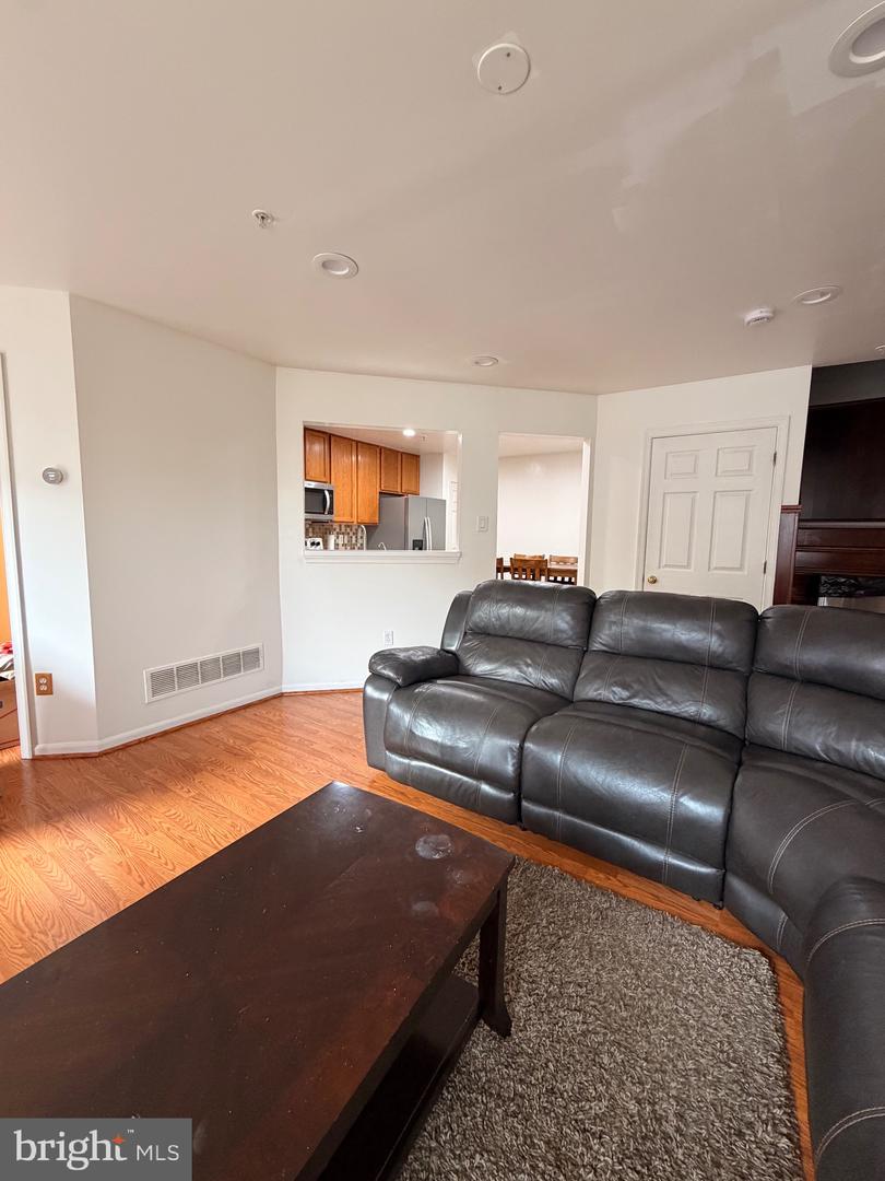 5707 Duke Ct Property Photo 5