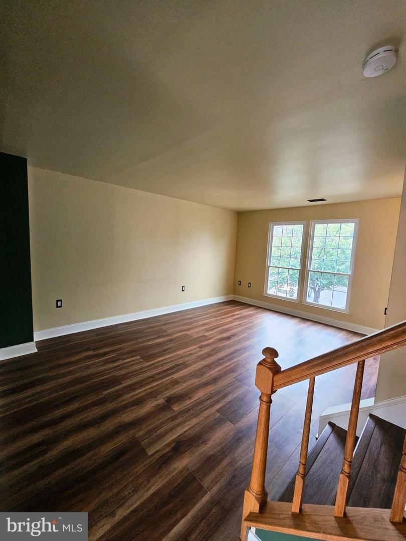 406 Terry Ct #b-4 Property Photo 8