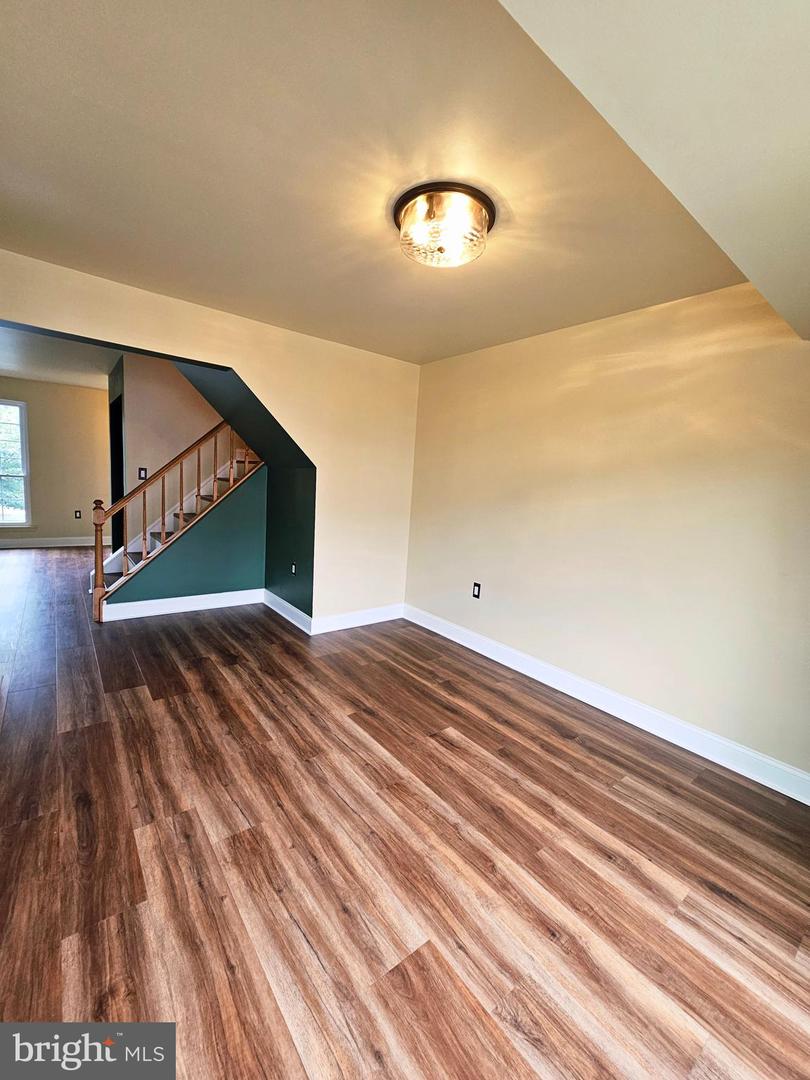 406 Terry Ct #b-4 Property Photo 12