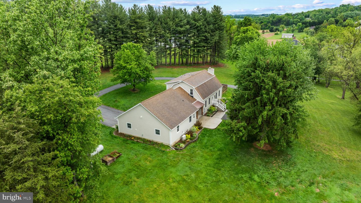 8730 Mapleville Property Photo 3