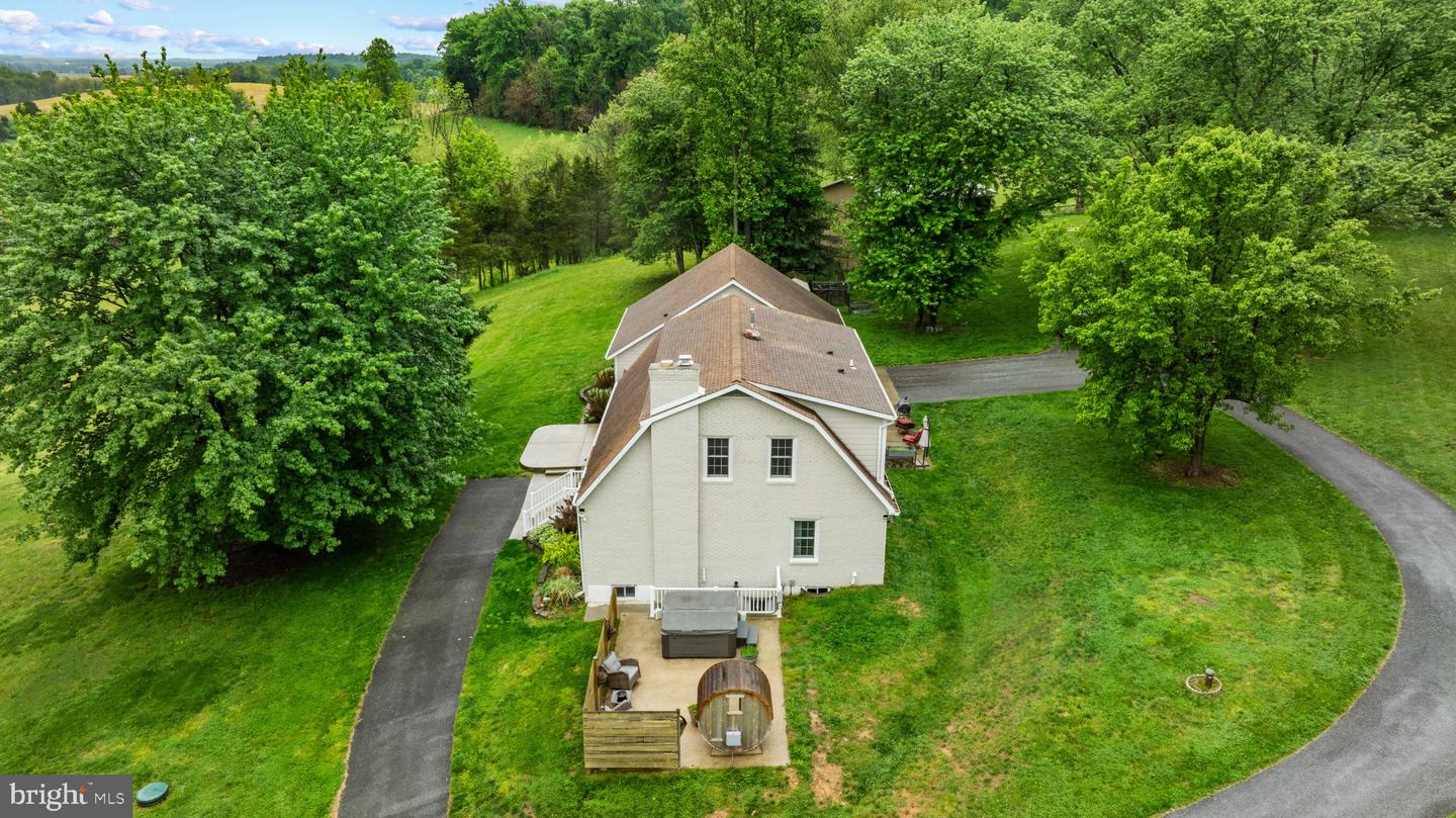 8730 Mapleville Property Photo 6