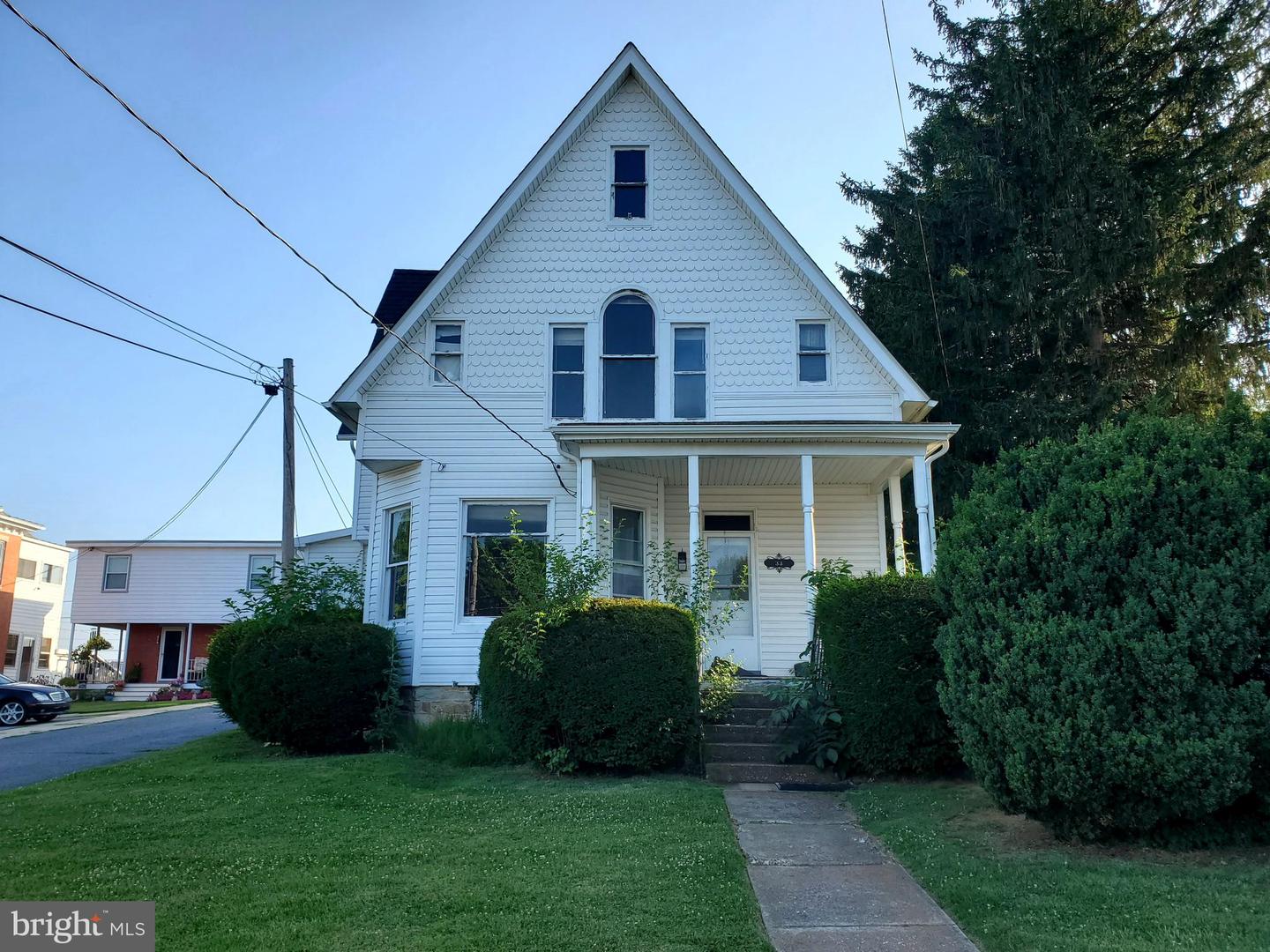 33 E Main St Property Photo 1