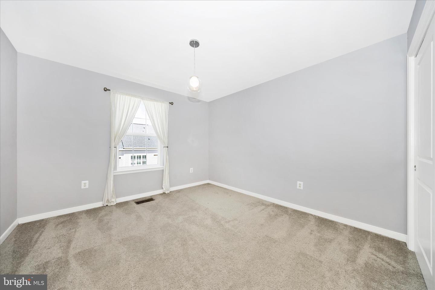 669-b E Church St Property Photo 31
