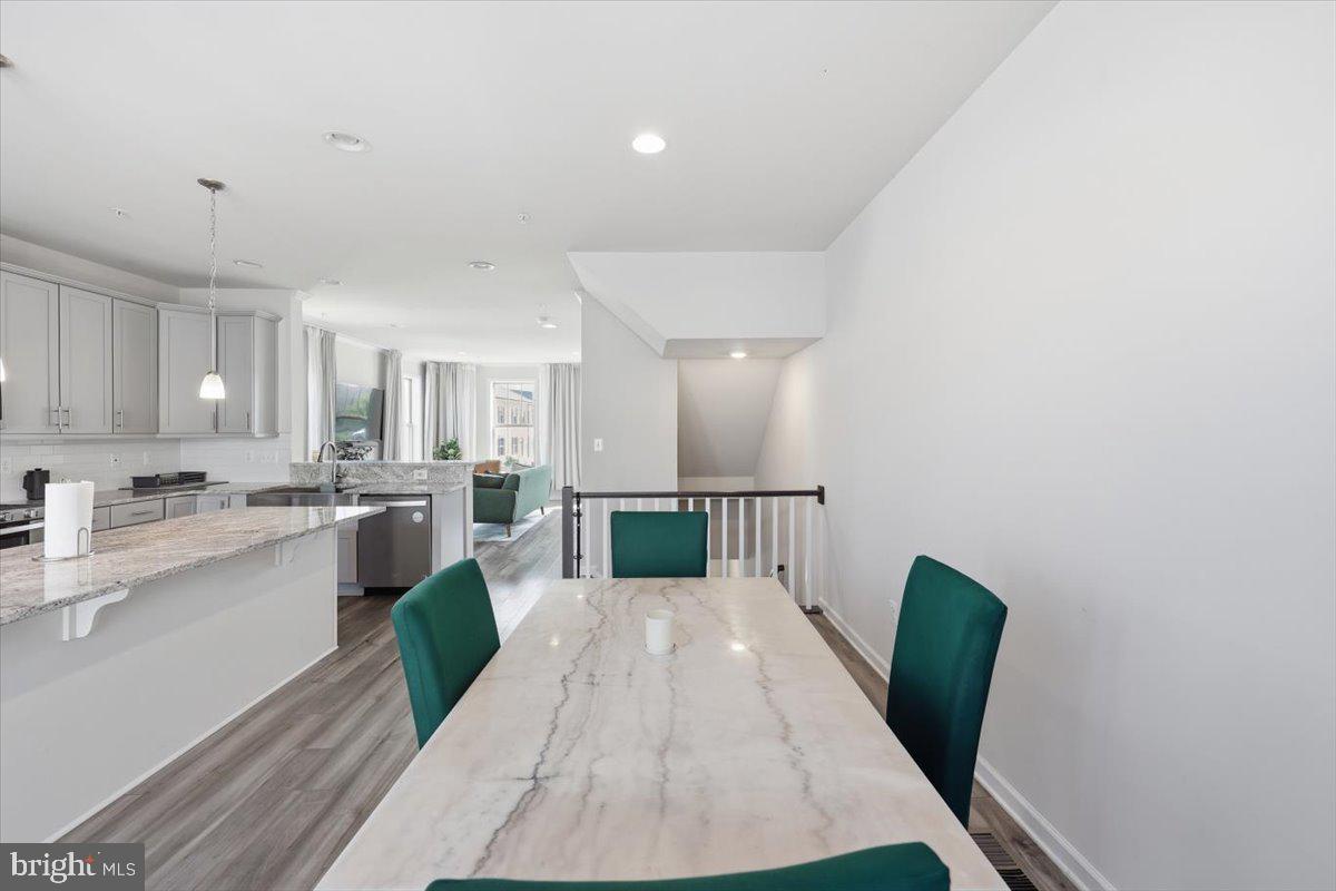 1833 Clancy Ave Property Photo 15