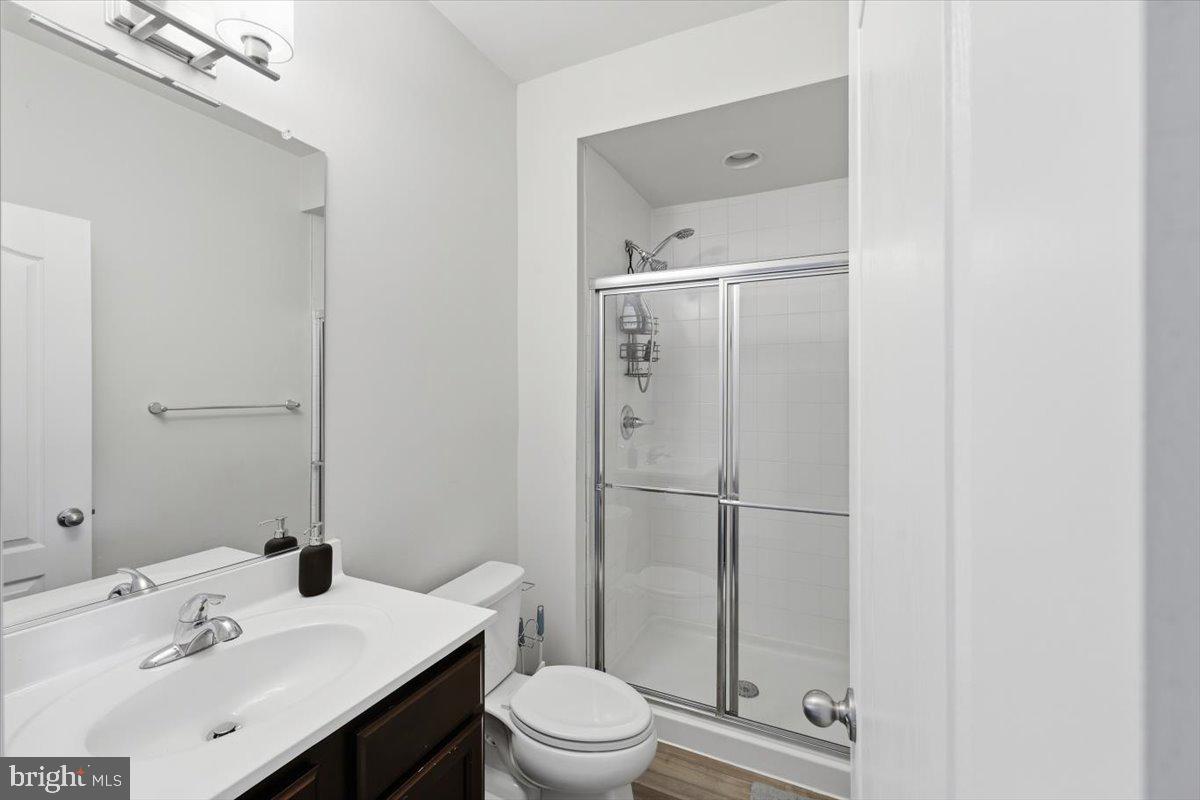 1833 Clancy Ave Property Photo 35