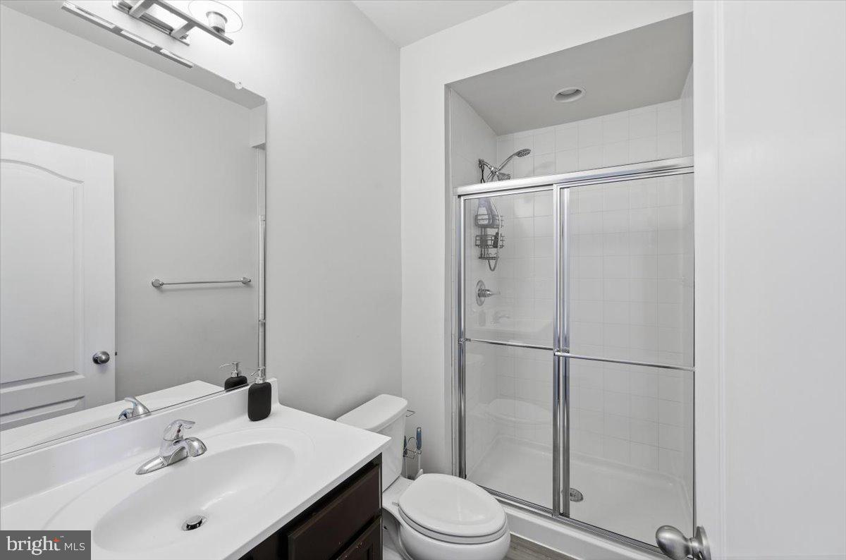 1833 Clancy Ave Property Photo 36