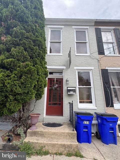 233 W Patrick St Property Photo 1