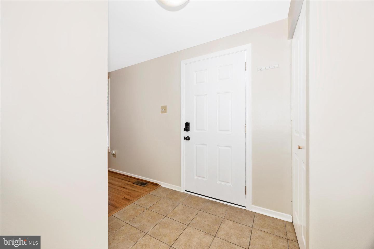1201 Conewago Dr Property Photo 4