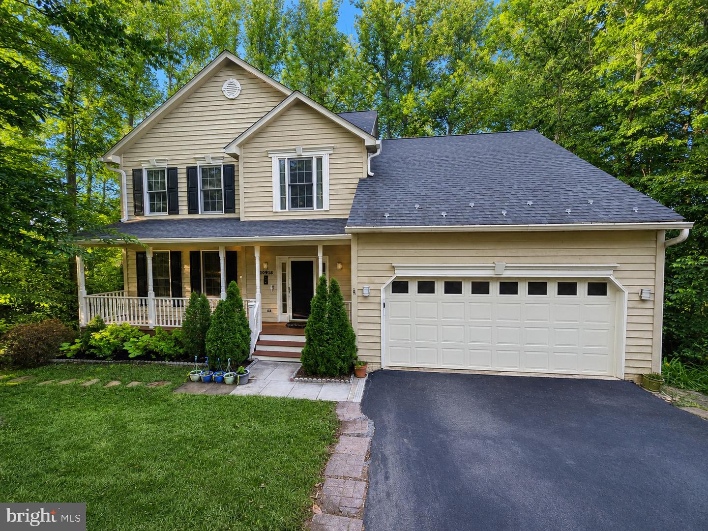10918 Oakcrest Cir Property Photo 1