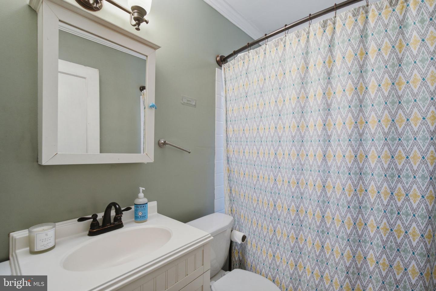 552 E Church St Property Photo 10
