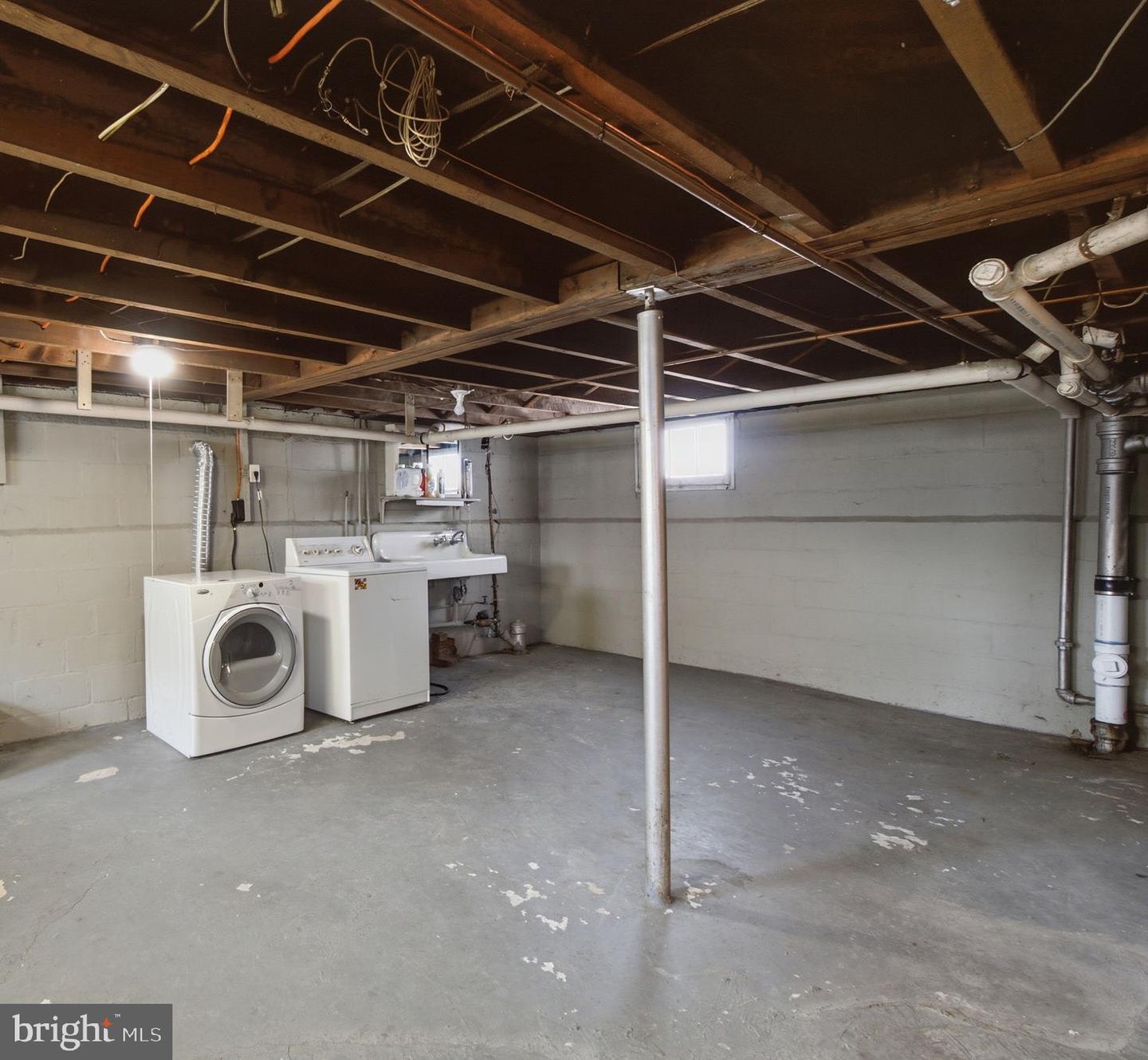 552 E Church St Property Photo 16