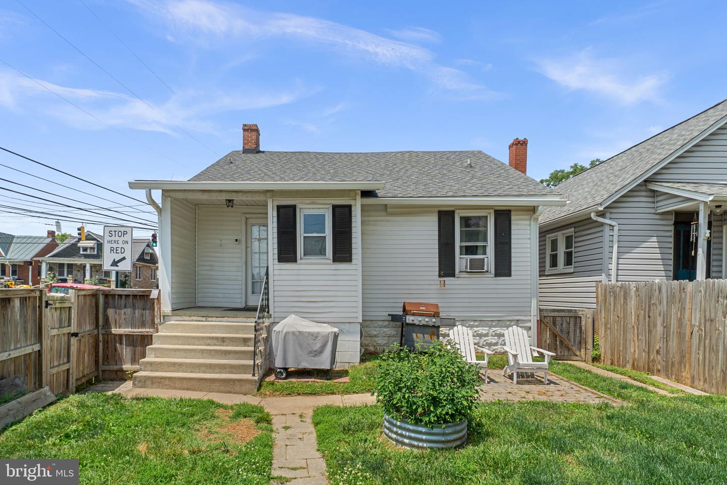 552 E Church St Property Photo 17