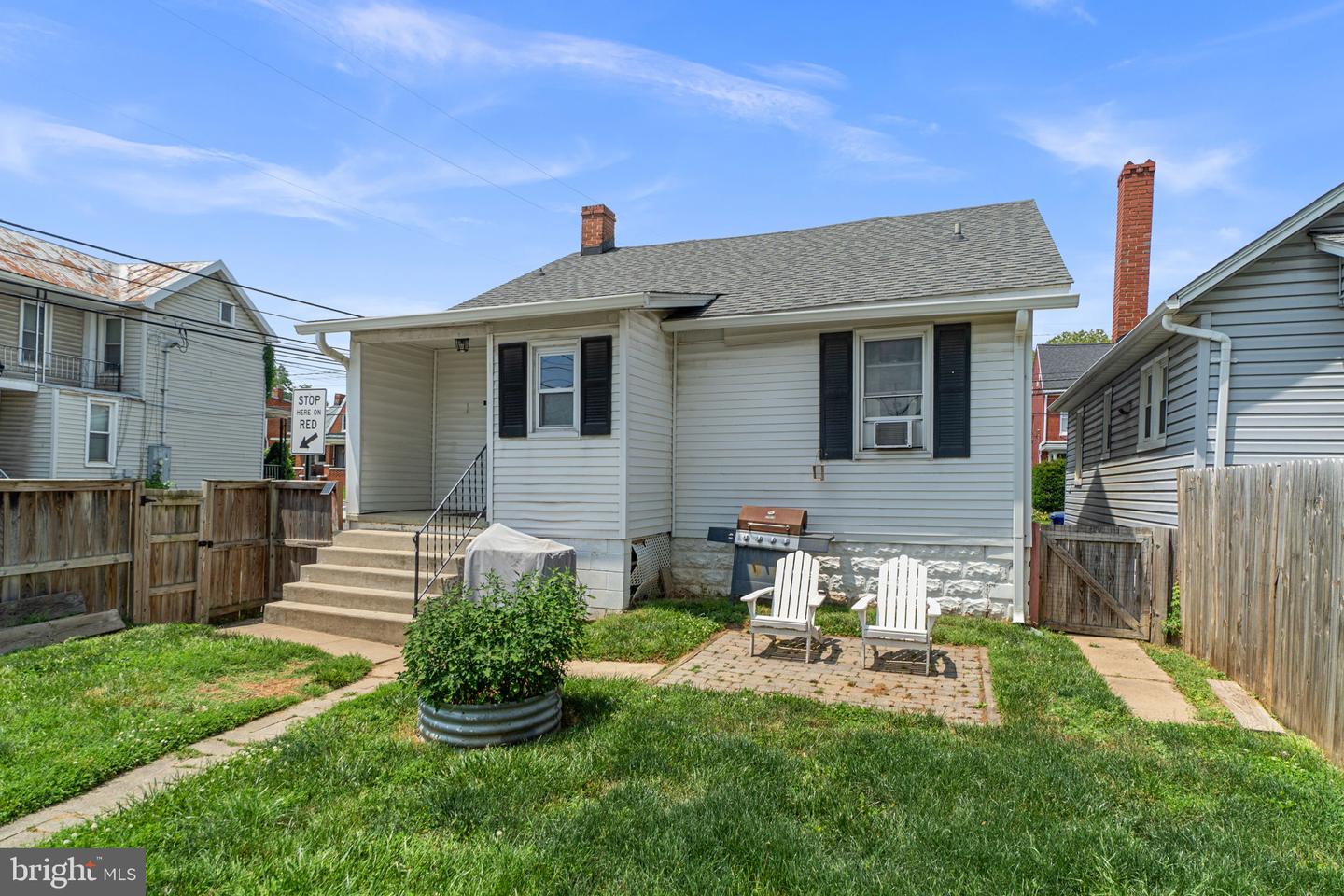 552 E Church St Property Photo 18